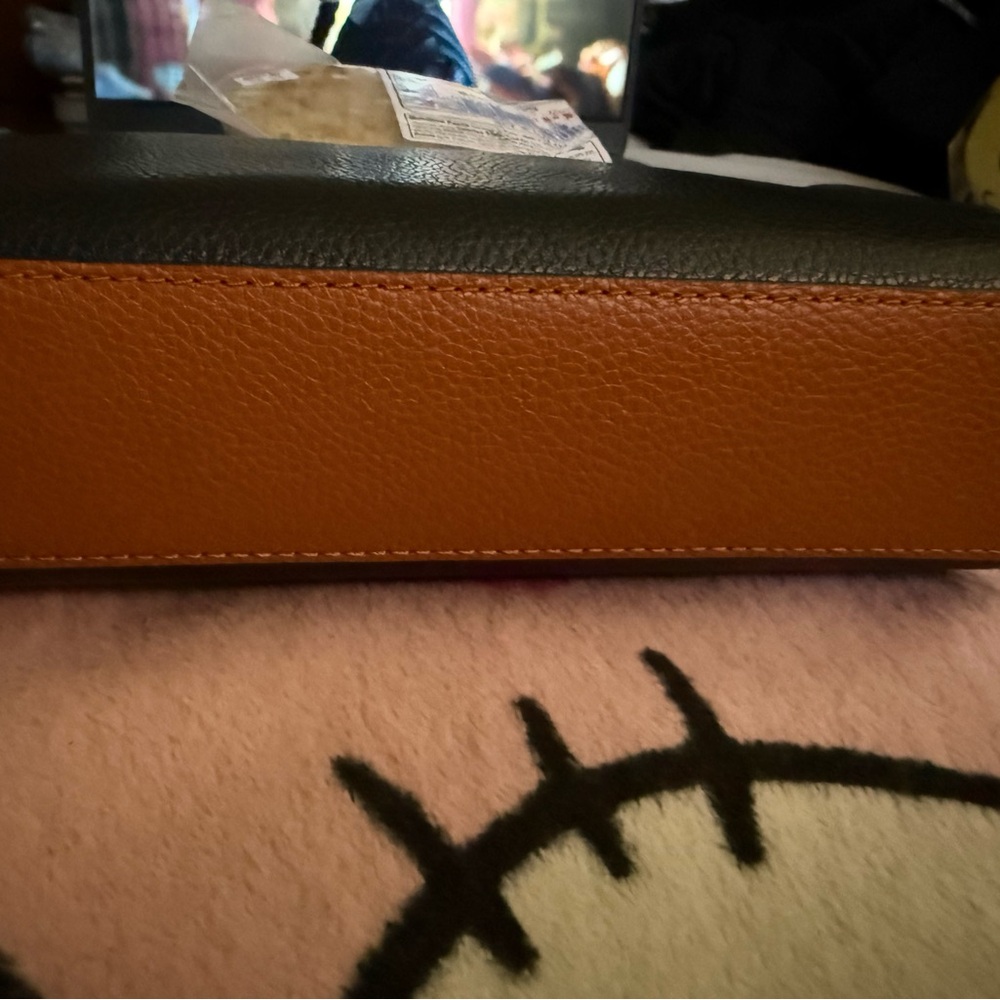 Marc Jacobs Black and Cream Makeup Bag - Picture 3 of 5